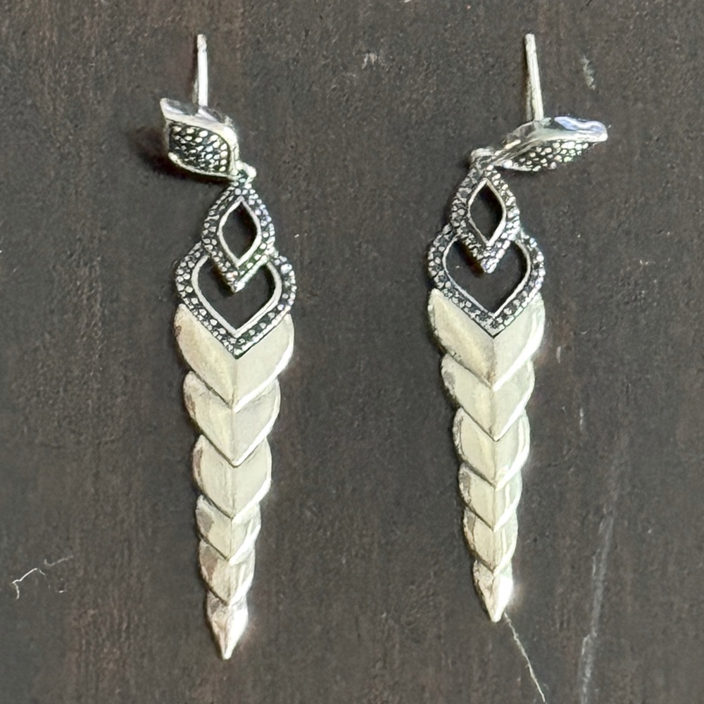 John Hardy Sterling Silver Legends Naga Dropfp Earrings w/Black Sapphires - Picture 2 of 6